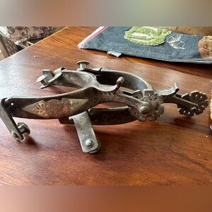 Used woman’s spurs still spins good condition